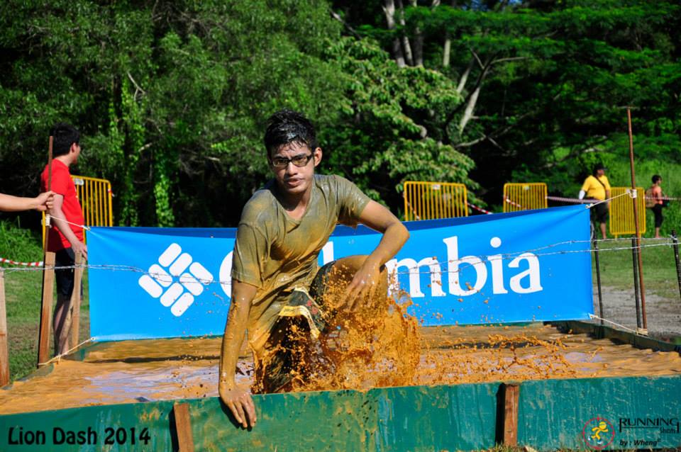 Getting out of the mud pit - Lion Dash 2014